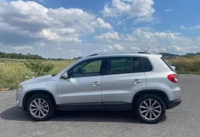 dolnośląskie Volkswagen Tiguan cena 35900 przebieg: 281810, rok produkcji 2009 z Bielawa